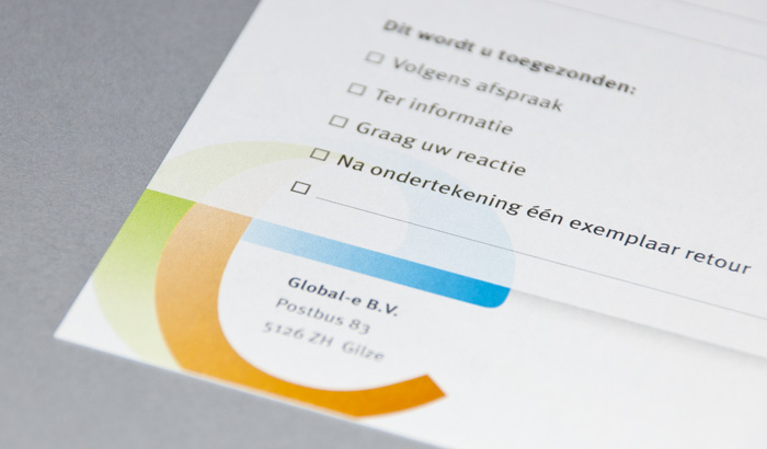 Detail van de With Compliments Card